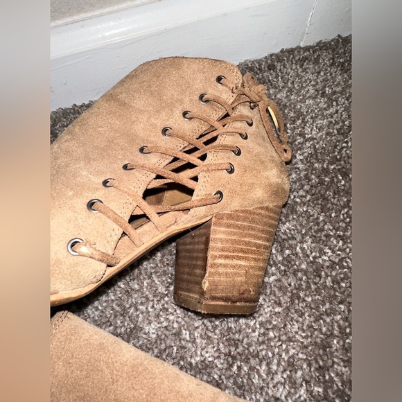 LUCKY BRAND Women's LK-HARTLEE dress Sandal - Picture 15 of 16